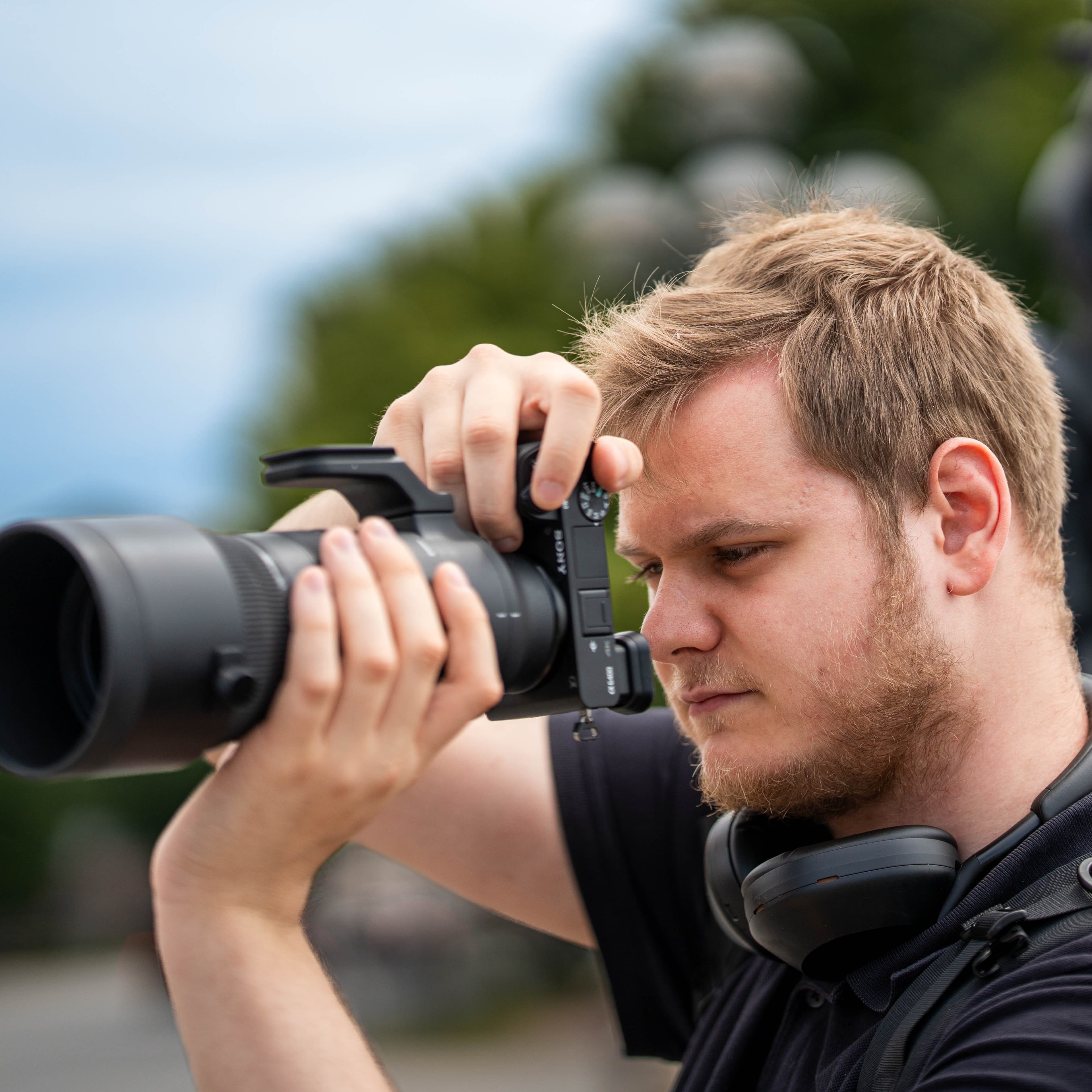 Till shooting a photo with the camera